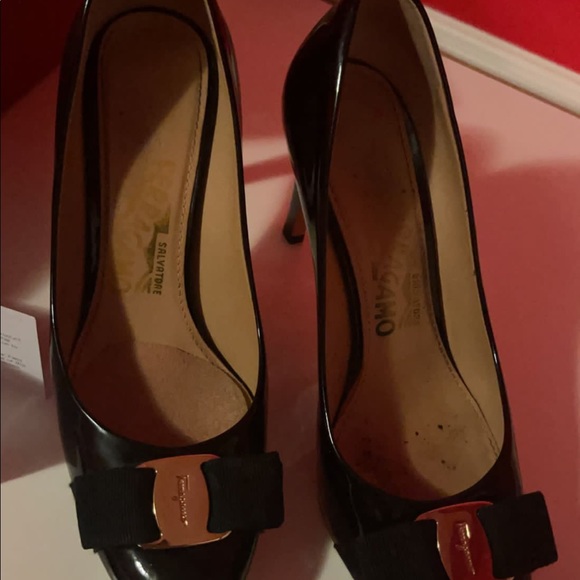 Black Salvatore Ferragamo heels comes with original box an authentication card - Picture 1 of 8